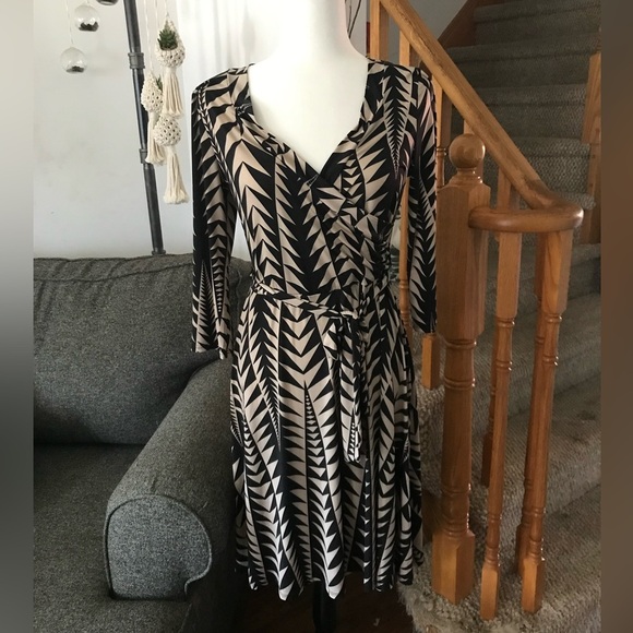 Dresses & Skirts - Wrap around dress